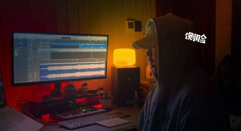 抖音你的眼神美让我不能对线是什么歌