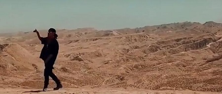 我推开中国的门你看见中国的神什么歌